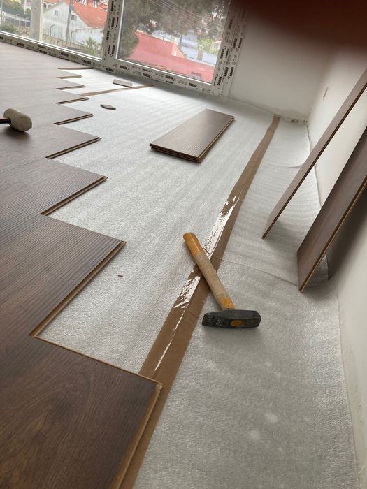 Aplicação de Pavimento Flutuante/ Vinilico