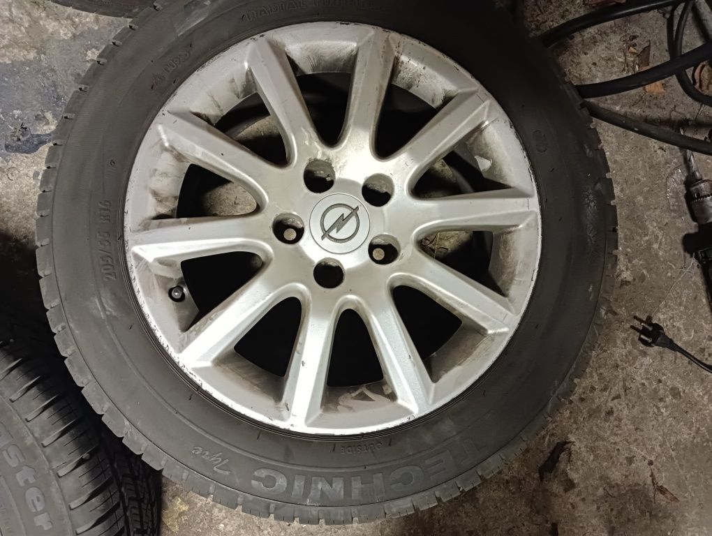Felgi aluminiowe 16 5x110 Opel Saab Fiat Alfa 205x55x16 koła letnie