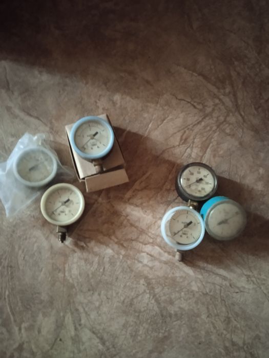 Измеритель , манометр МТП- 1