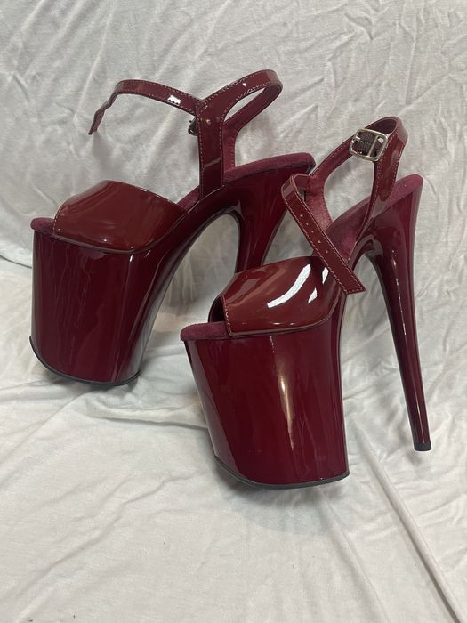 Стрипы тройка , pleaser 35р