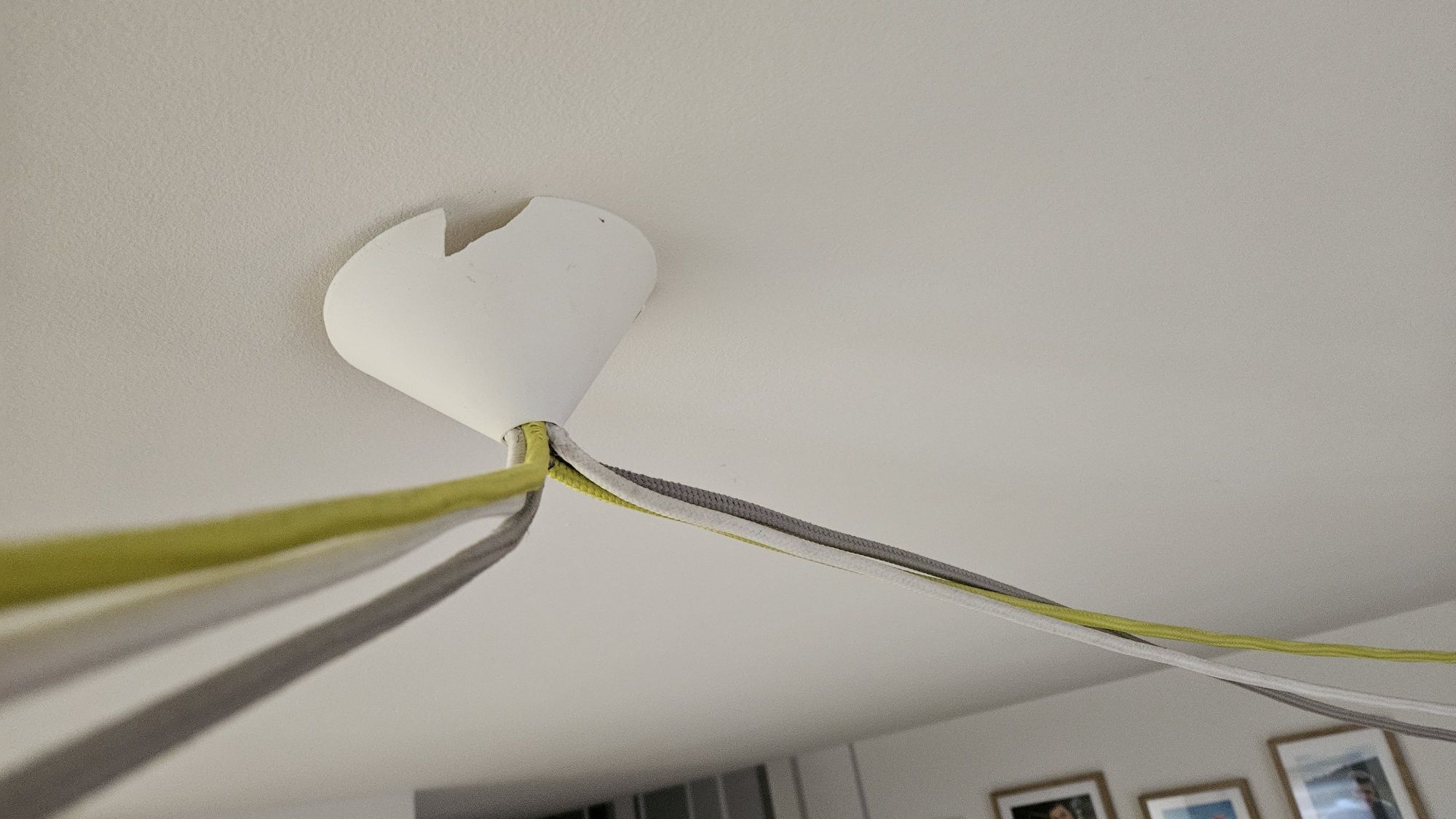 Lampa - Kolorowe kable w oplocie i żarówki
