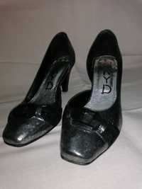 Sapatos pretos festa