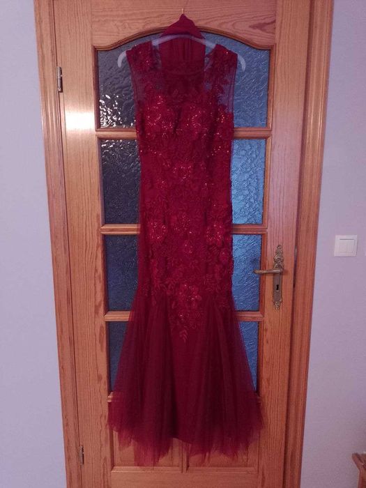 Suknia ślubna sukienka wieczorowa ciemnoczerwona o kroju syreny + szal