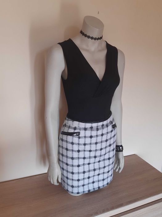 Spódniczka wełniana w kratkę skóra XS/S Atmosphere