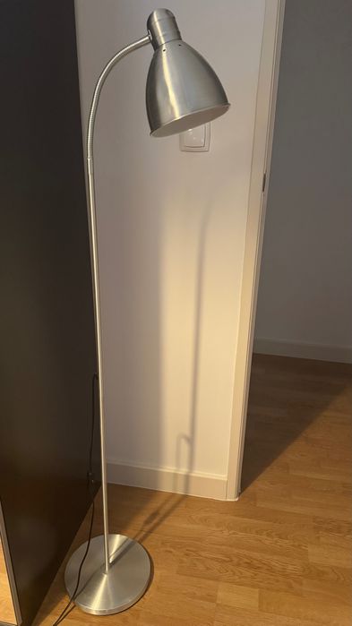 Candeeiro cinzento Ikea