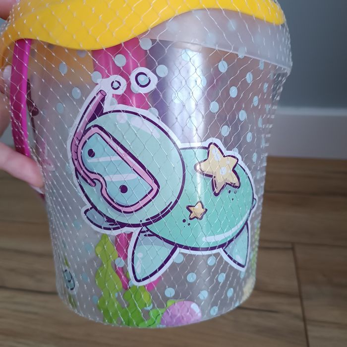 Wiaderko do piasku z zabawkami do piasku