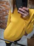 Musztardowy sweter oversize wiskoza Vila