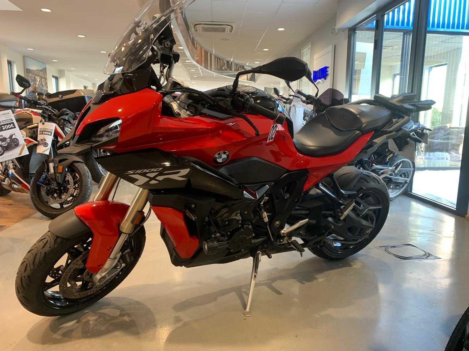 BMW S1000XR vermelha 2022