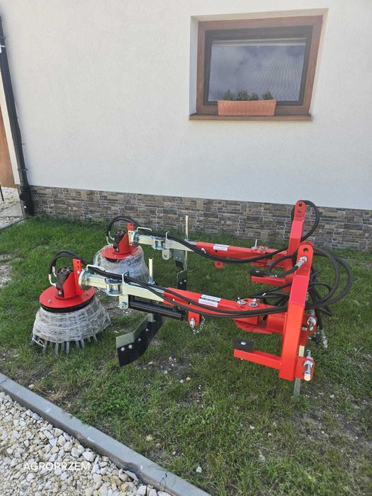 zamiatarka do usuwania chwastów z chodnika z rogów krawężników