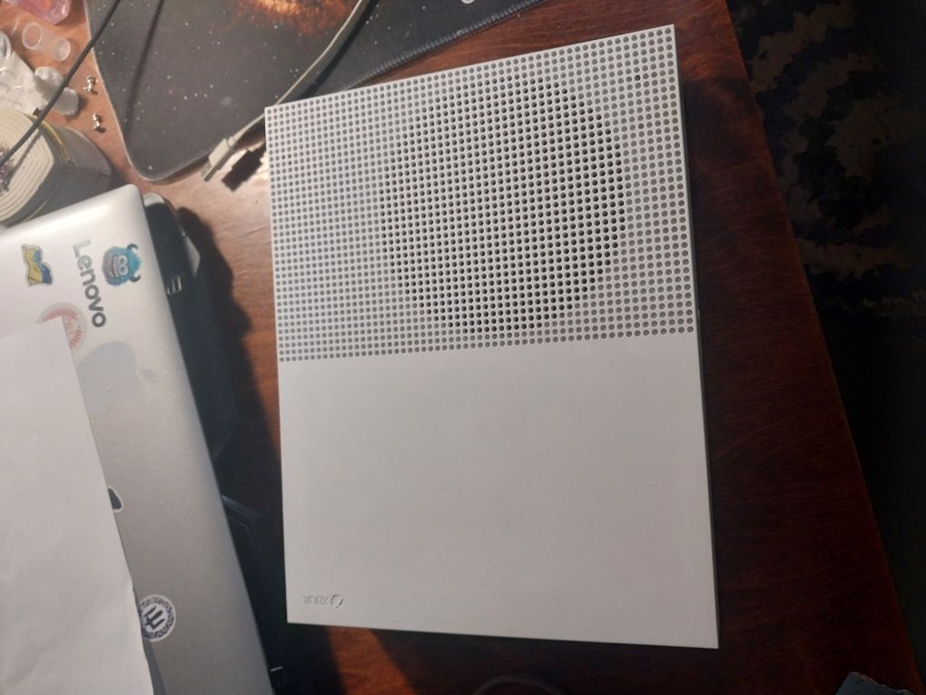 Консоль xbox one s, повна комплектація + 1 геймпад. Можливий торг