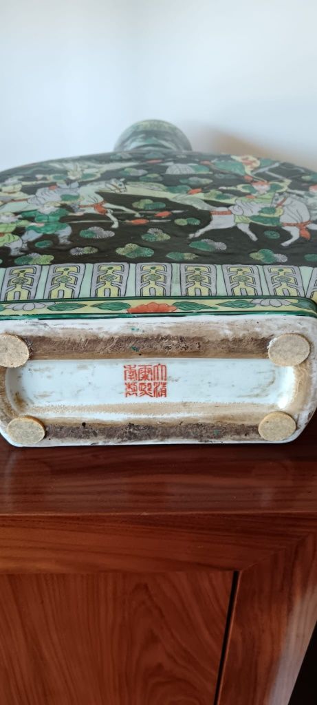Cantil de Porcelana Chinesa com Certificado da Companhia Chung