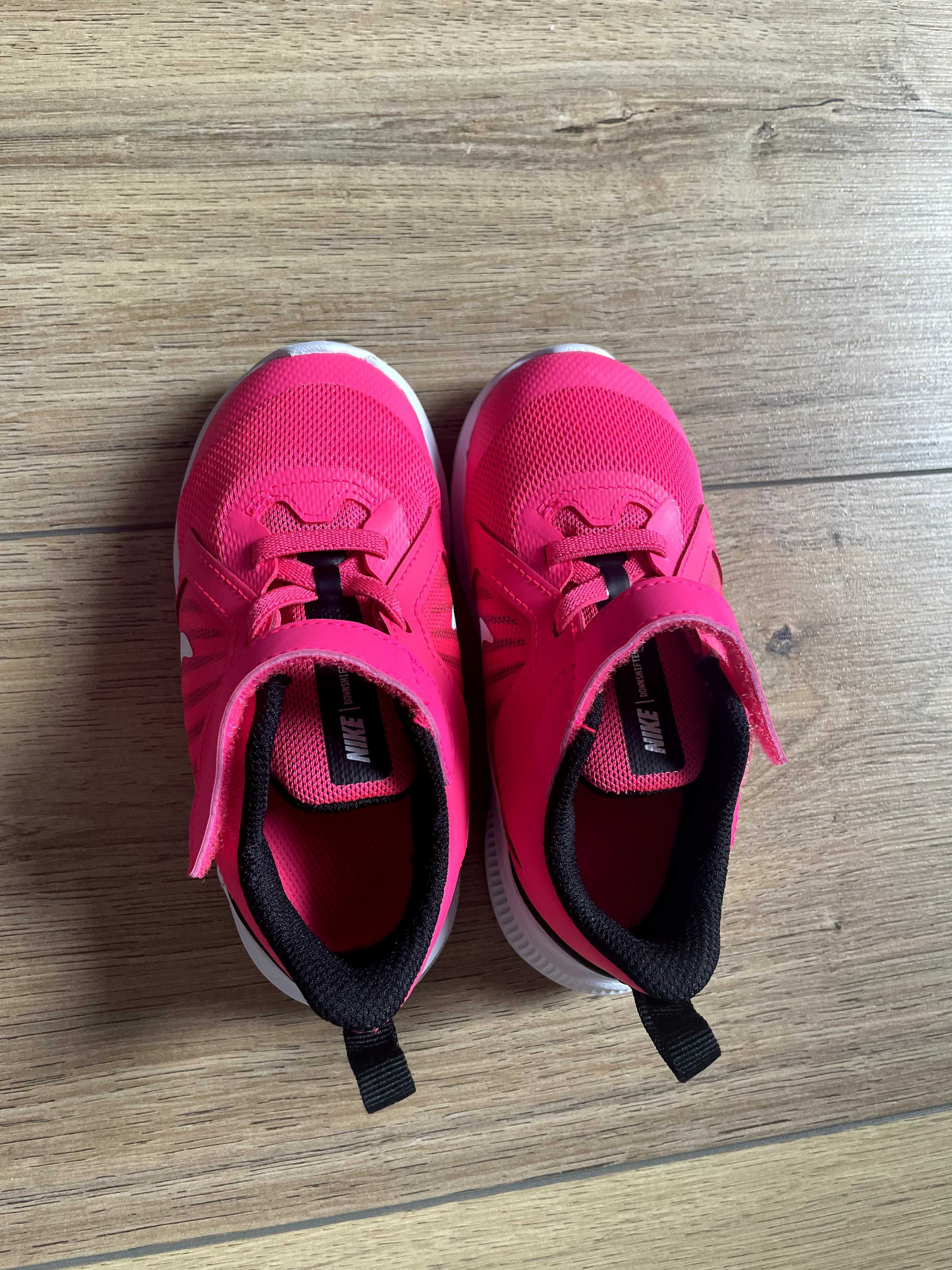 Buty Nike dla dziewczynki r. 25 NOWE