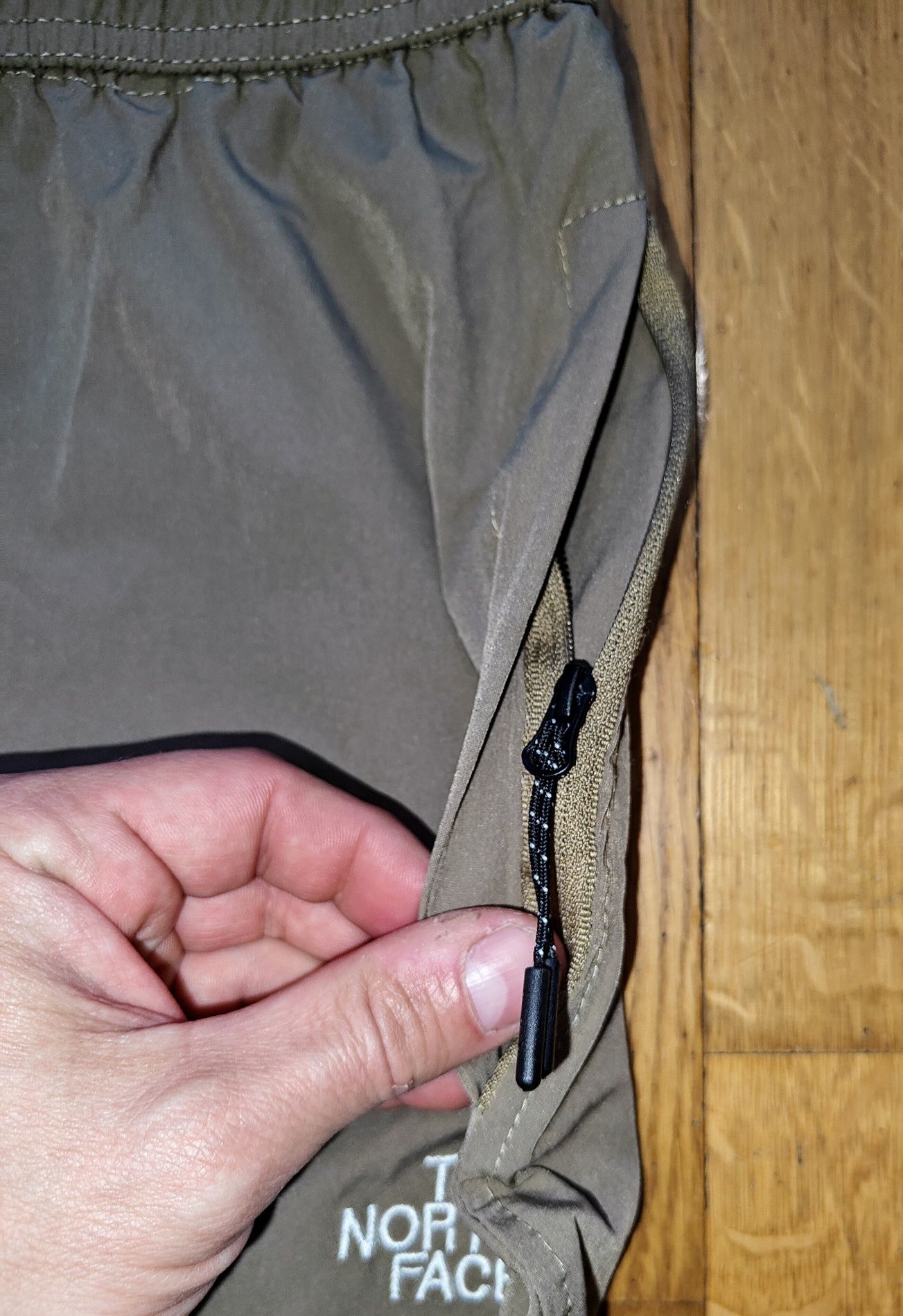 Męskie świetne spodnie The North Face rozmiar M stan bardzo dobry+