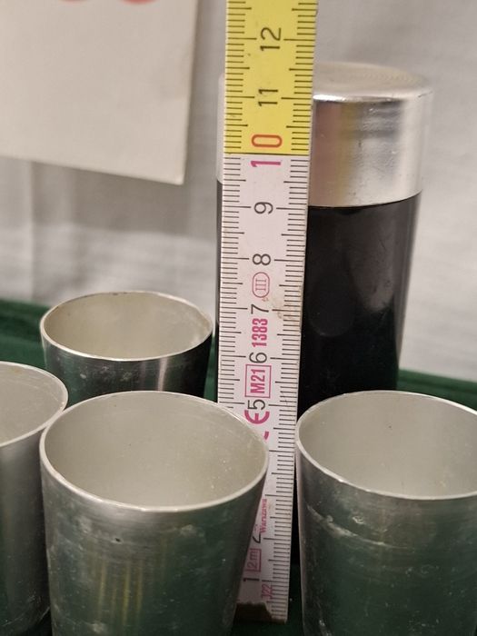 Kieliszki alu w etui vintage mobilne