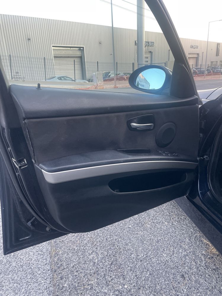 BMW 320d com 167 mil km