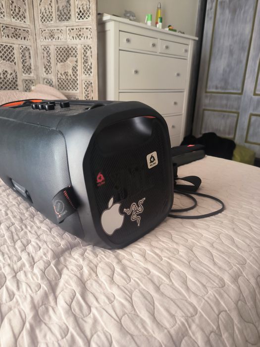 JBL partybox on the go