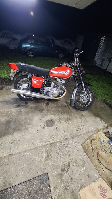 Мотоцикл іж планета 5