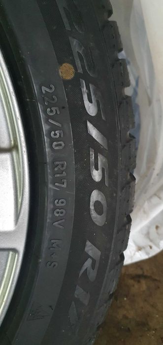 Pneu PIRELLI Winter SOTTOZERO 3 225/50R17 98 V M+S Inclui a jante