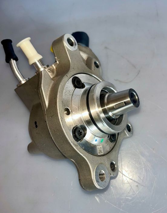 NOWA pompa wtryskowa HG9Q9B395AB CR A2C1637670080 Ford 2.0