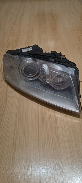 Lampa prawa przód Audi A8 D3 Bixenon skrętny