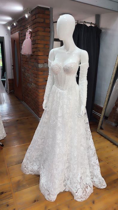 Koronkowa suknia ślubna Malbork