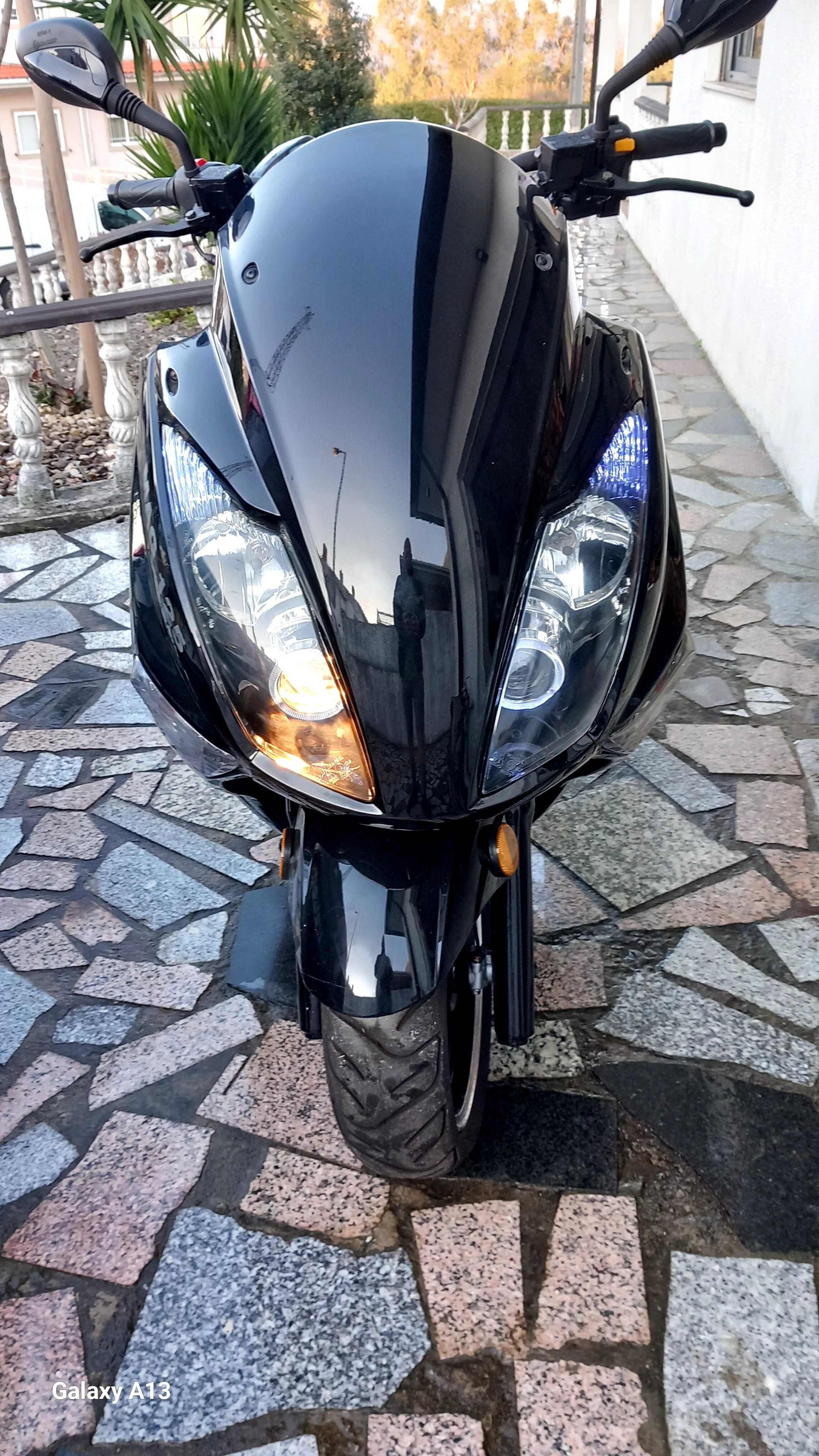 Apenas com 246 km