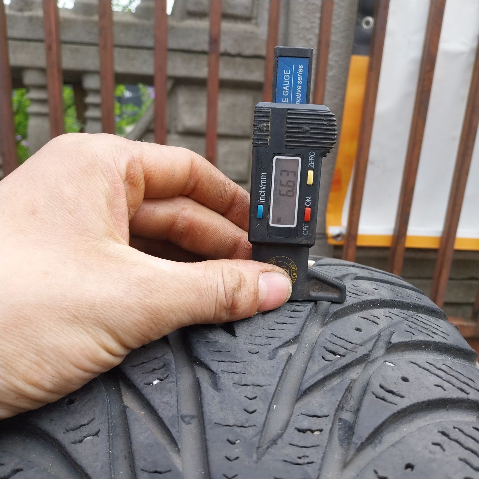 Opony Yokohama Iceguard Stud 235/65R17 108T