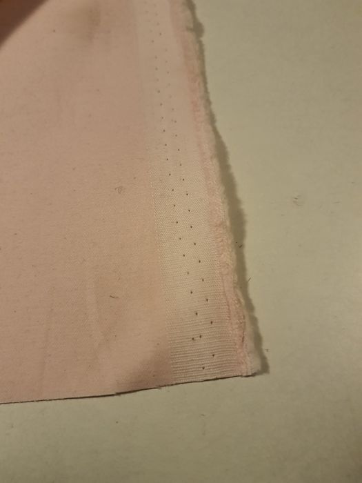 Tkanina jasny róż z elastanem szer.140 cm.