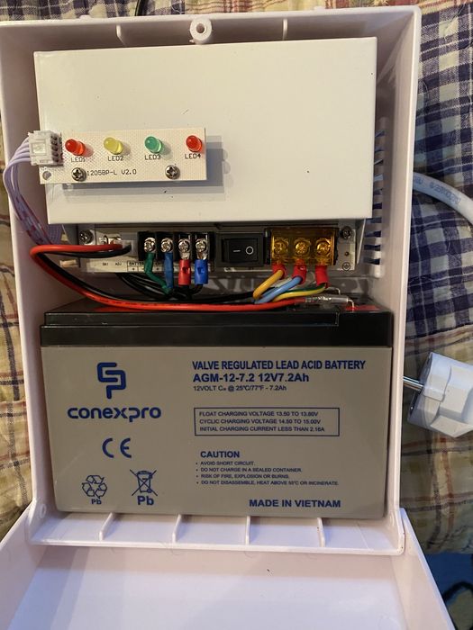 Джерело безперебійного живлення для роутера