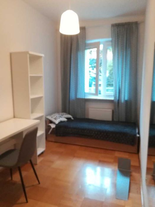 Wolny pokój 690zł - tylko kobieta, pracująca, ucząca się -Leśna Dolina