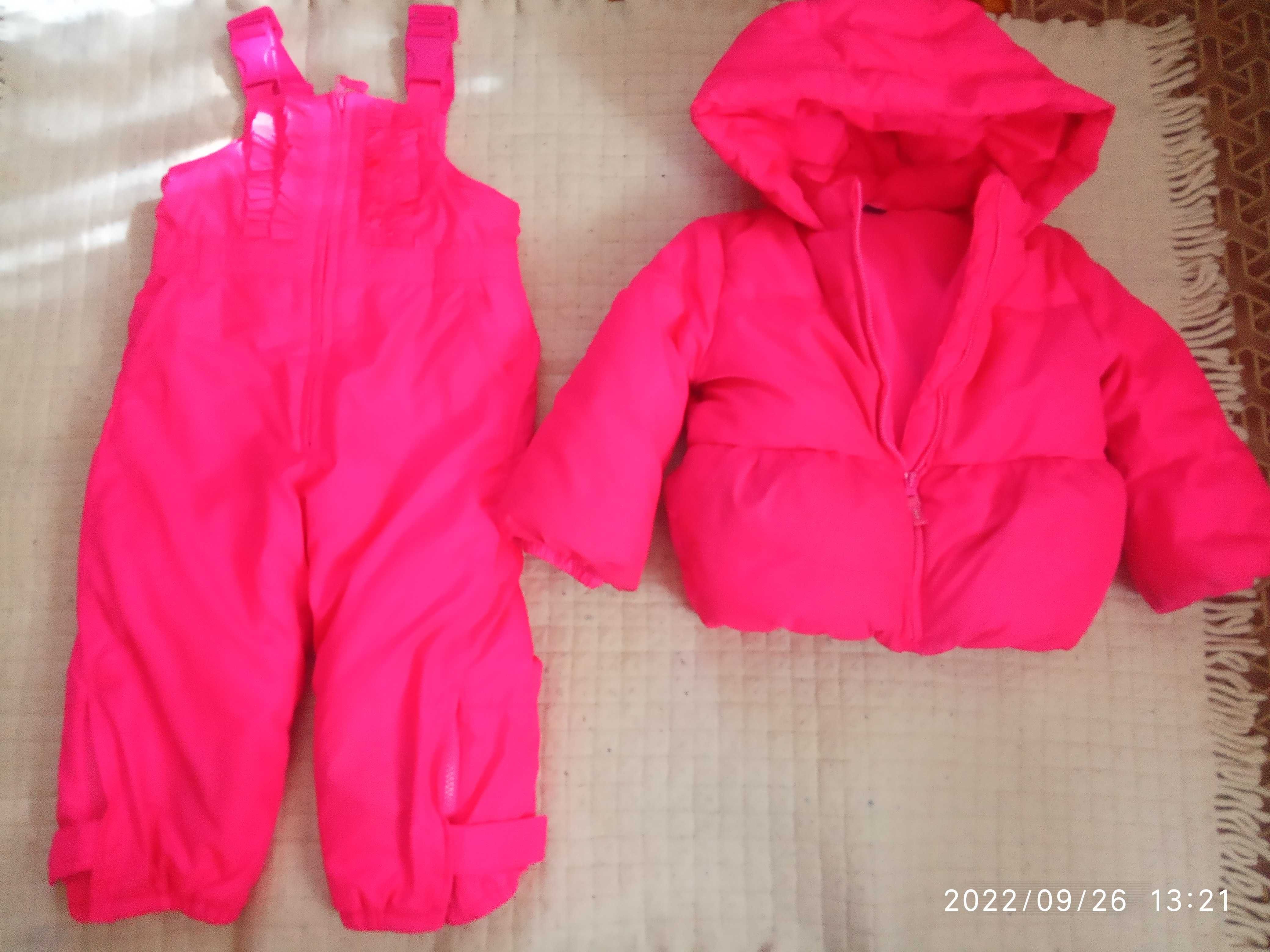 Комплект( куртка с комбинезоном). девочке 2-3 лет, фирменные