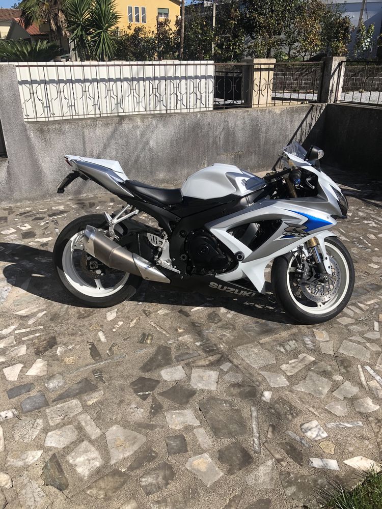 Suzuki GSXR 600 K8