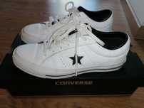 All Star brancos em pele