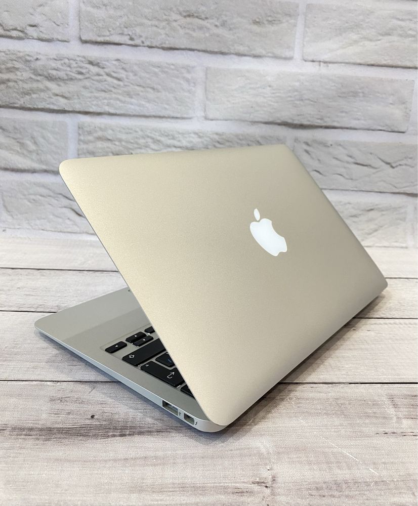 Apple MacBook Air 2011 (A1370) 11.6’’ i7 4GB ОЗУ/ 256GB SSD (r1530)