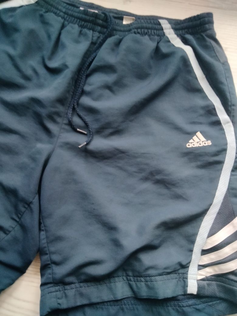 Оригінальні шорти бренду adidas