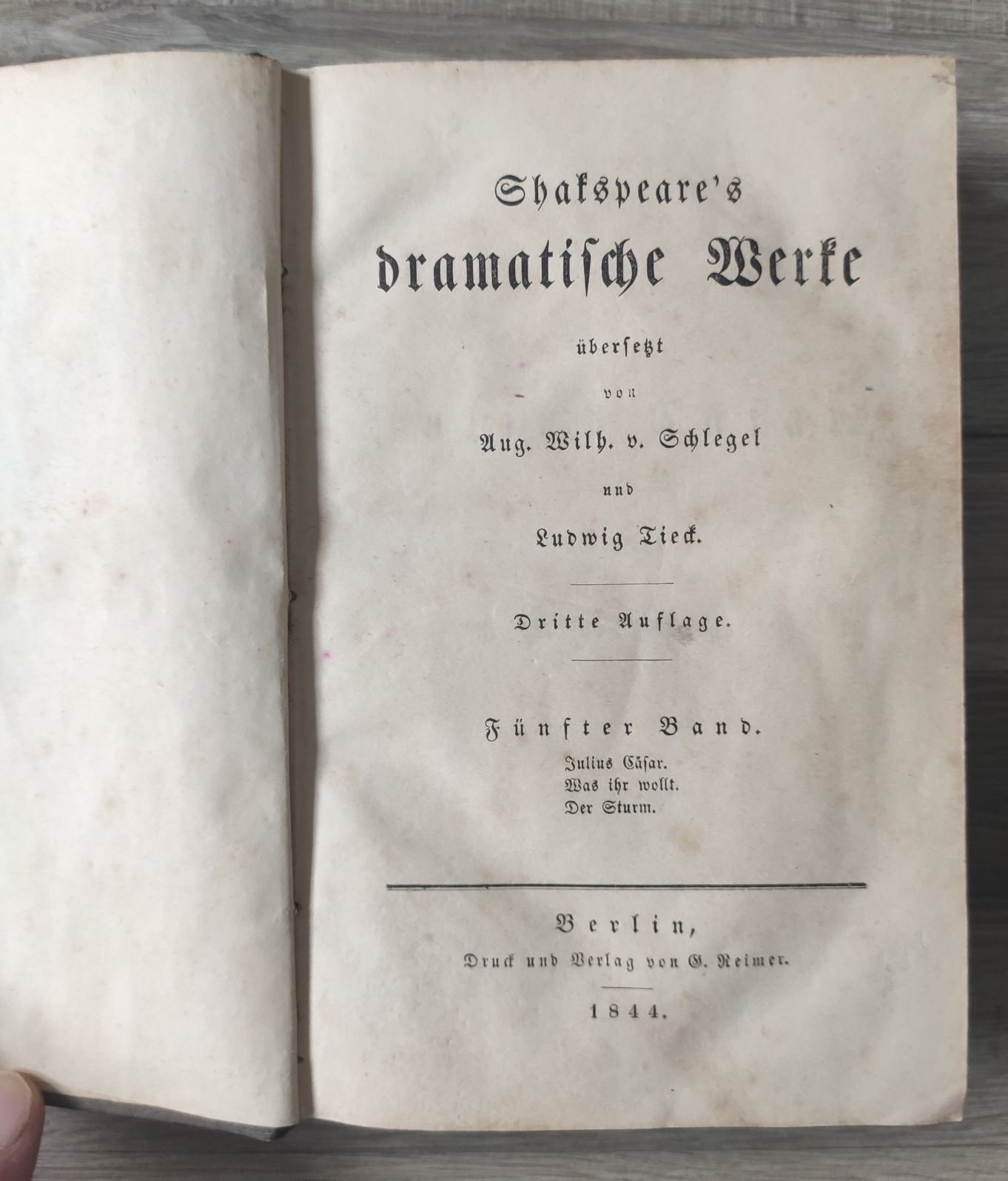 Szekspir gotyk niemiecki z 1844 roku Juliusz Cezar , Burza ,sztuki