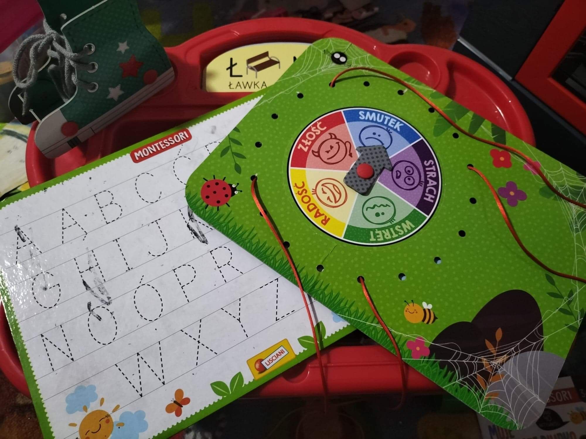 Moje pierwsze biurko Montessori