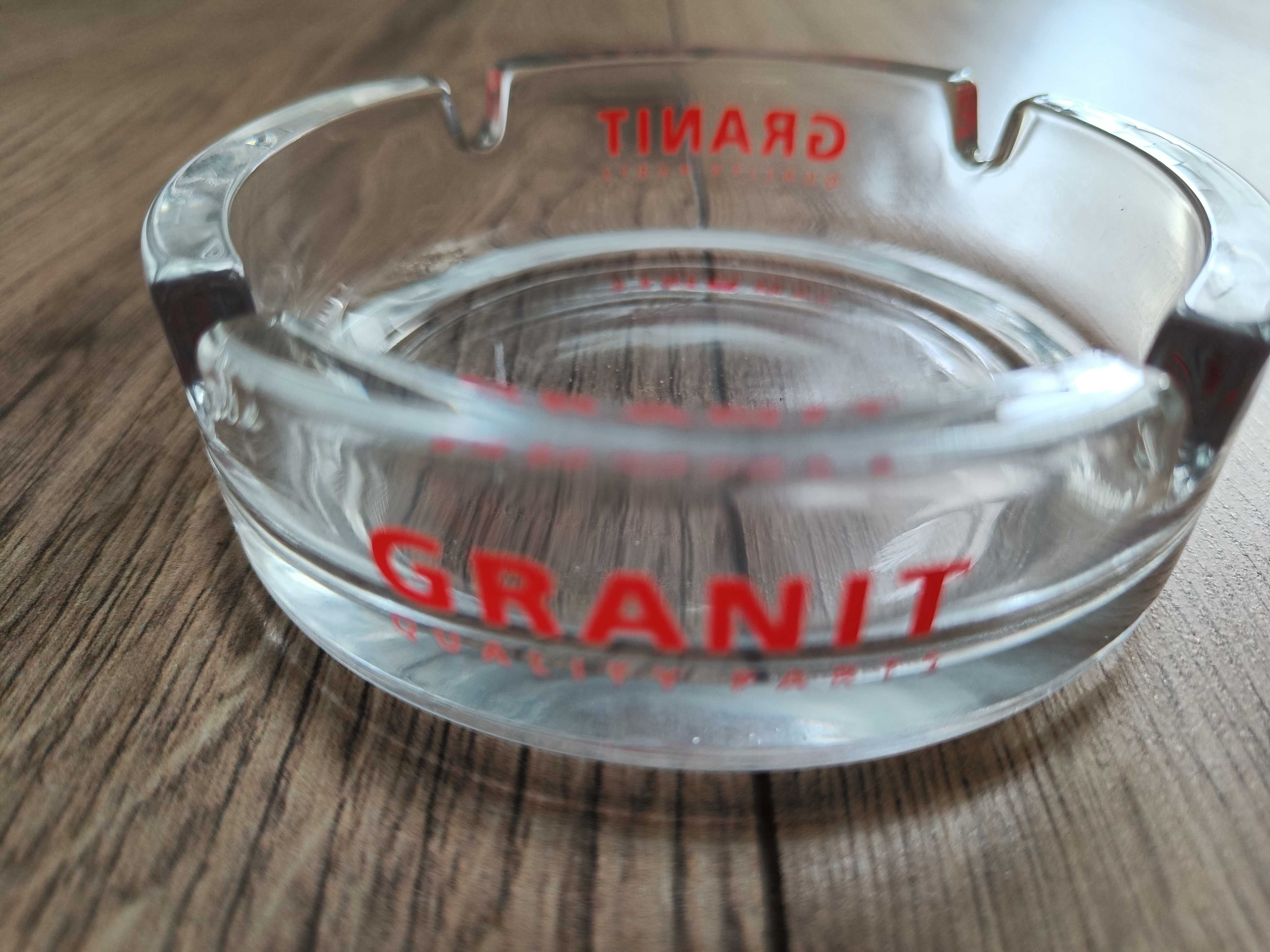 Popielniczka szklana z logo Granit