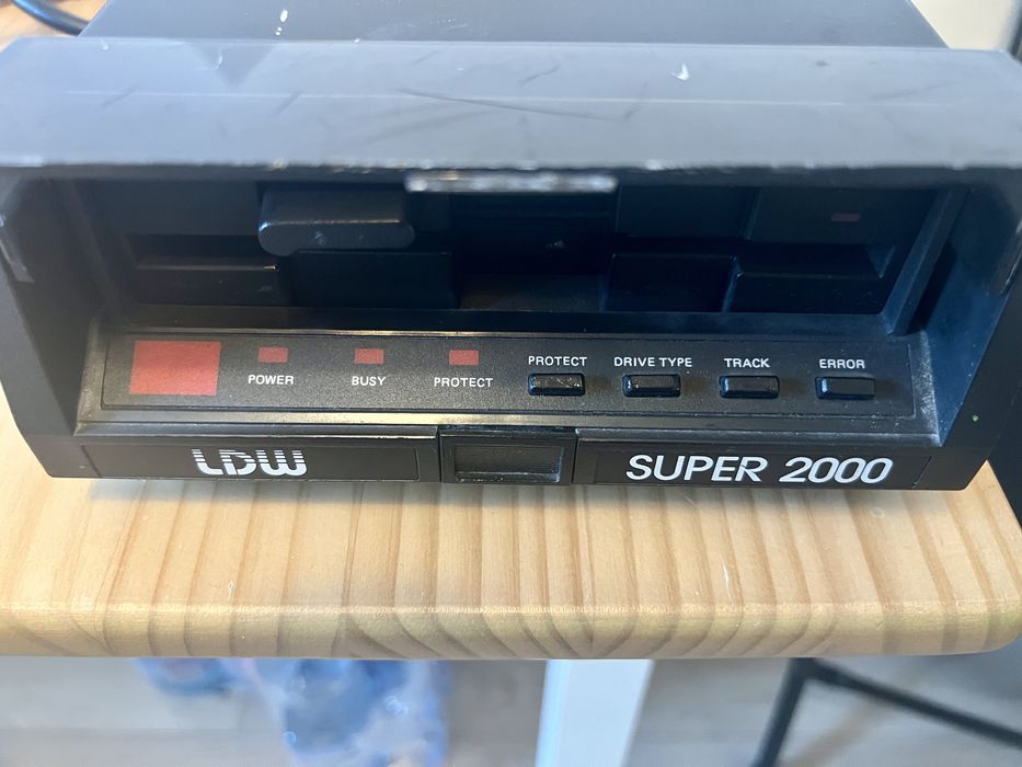 Atari 65XE z pudelkiem, stacja LDW Super 2000, magnetofon CA12