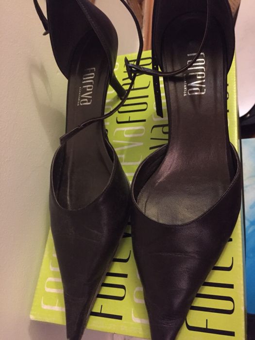 Sapatos da Foreva castanhos em pele