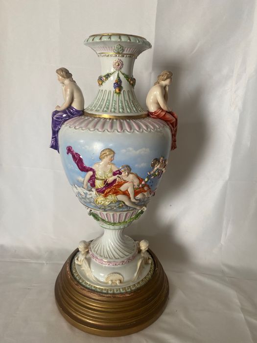 Grande jarra em porcelana Europeia