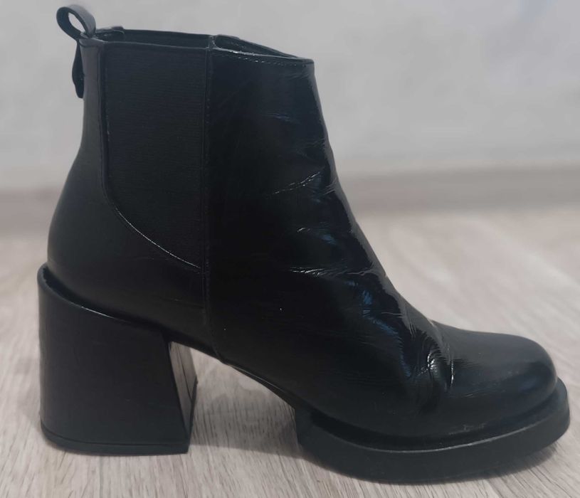 Ботильони жіночі