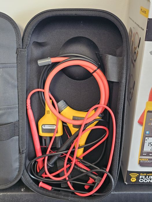 Nowy Fluke 393 FC Miernik Cęgowy Multimetr 1500V DC Fotowoltaika TRMS