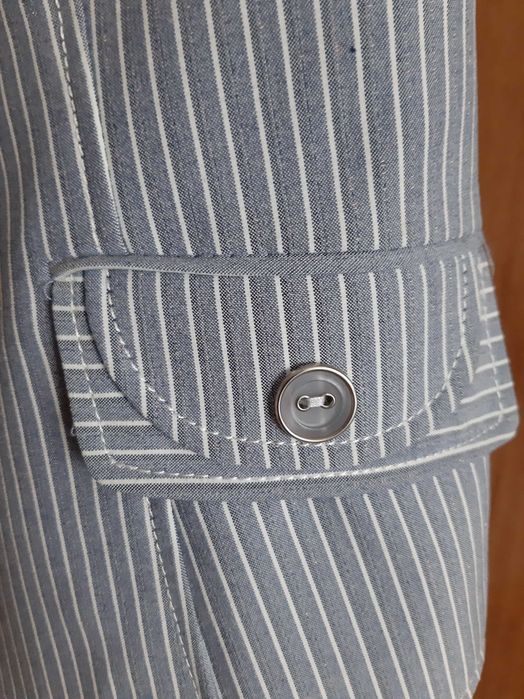 Продам женский костюм тройка