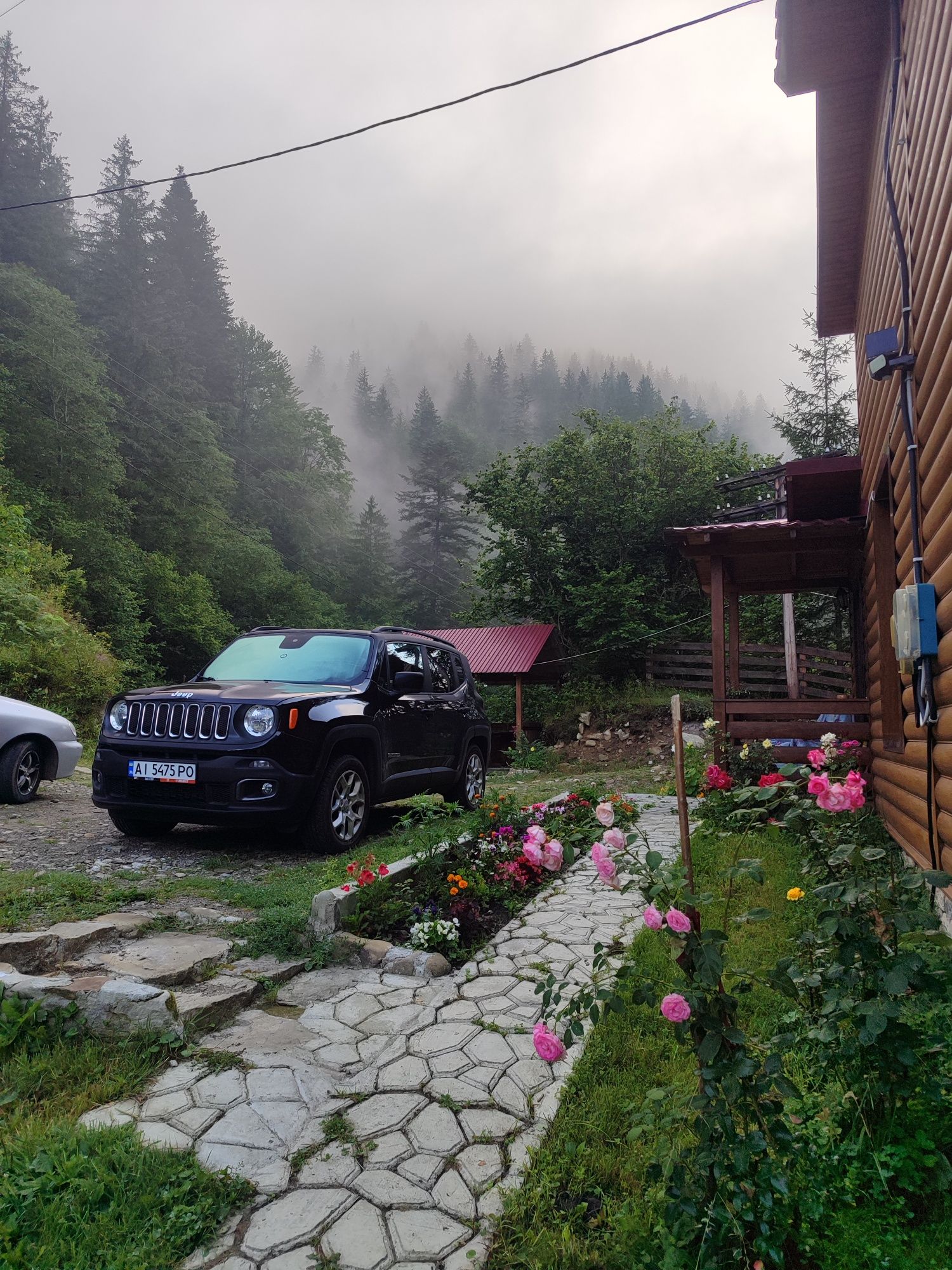 Відпочинок в Карпатах номер з окремим входом і кухнею .