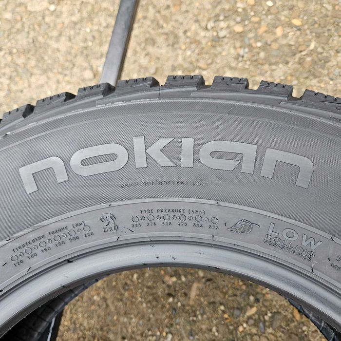 Шина 215/70 R15с Nokian (Нокіан) 1шт. зимова резина