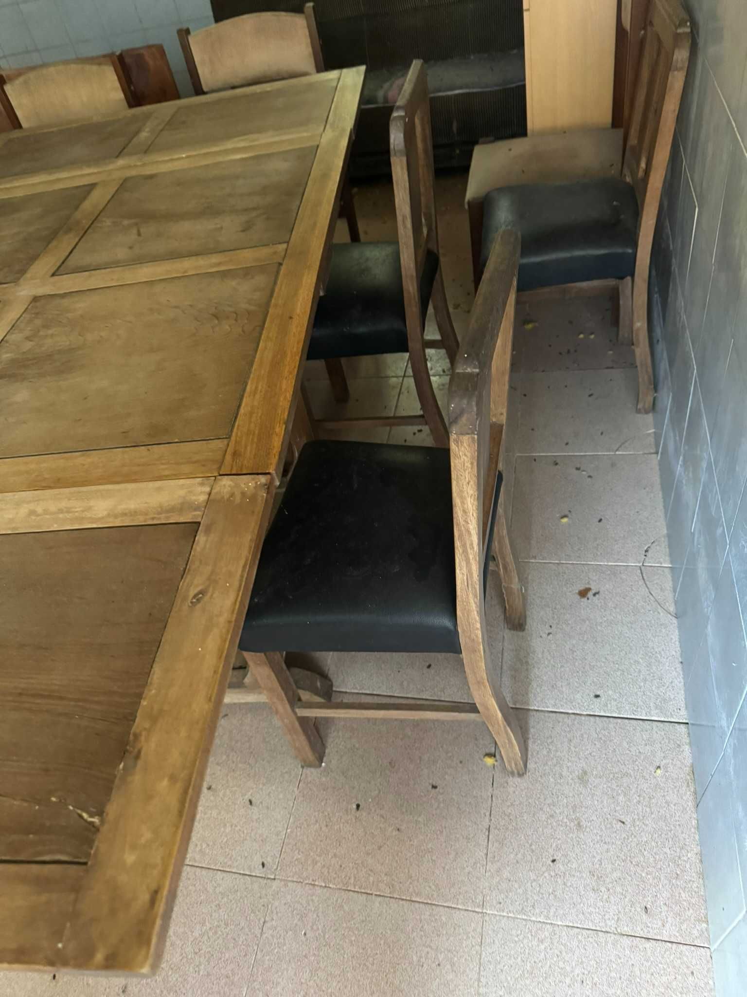 Mesa extensivel em madeira