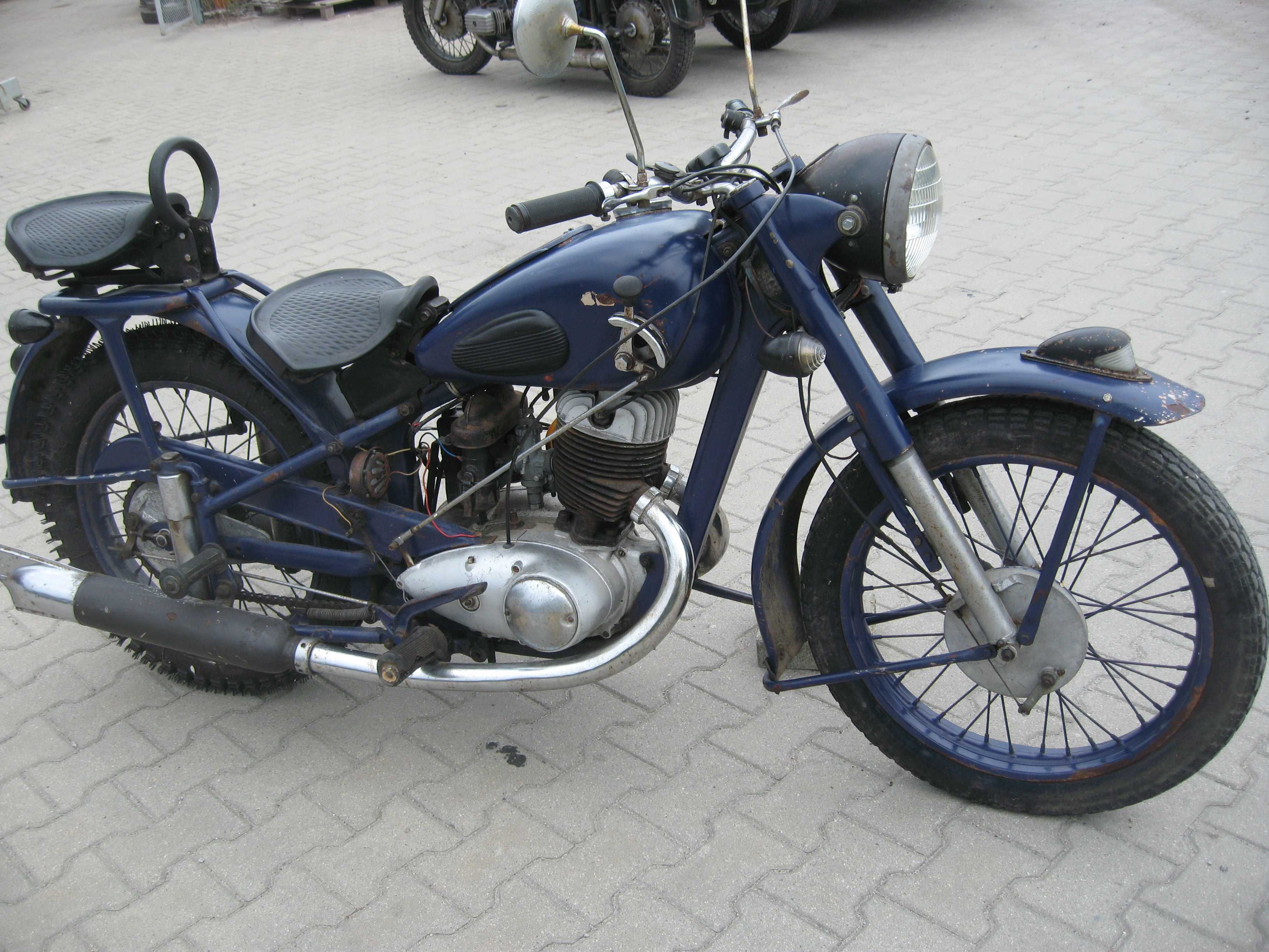 IŻ 49 iz 49 dkw z dokumentami