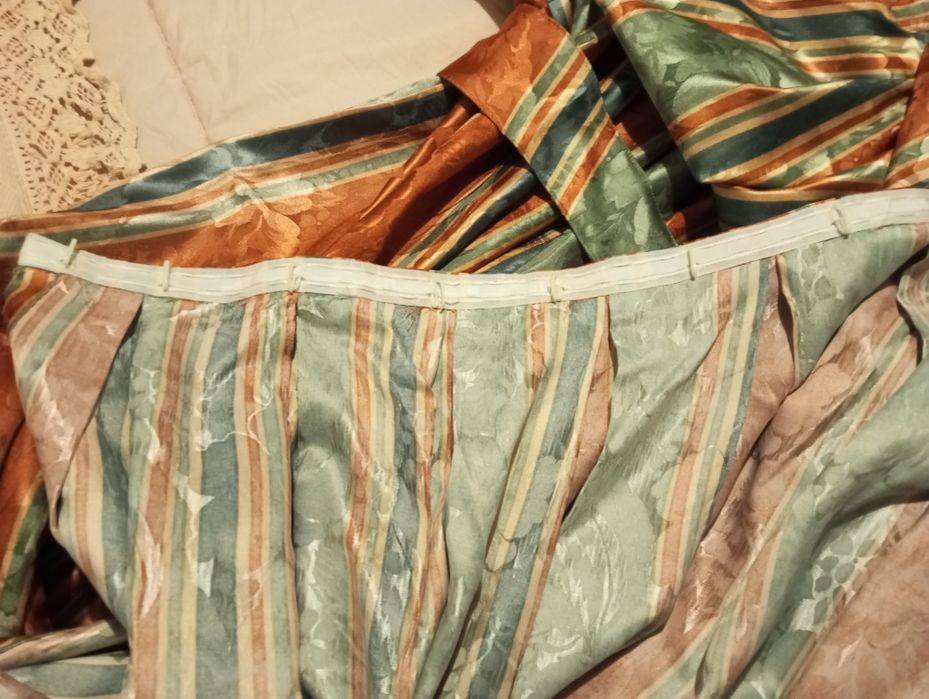 Cortinados em seda