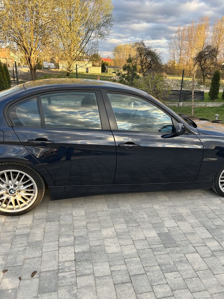 Bmw e90 2007r 320d